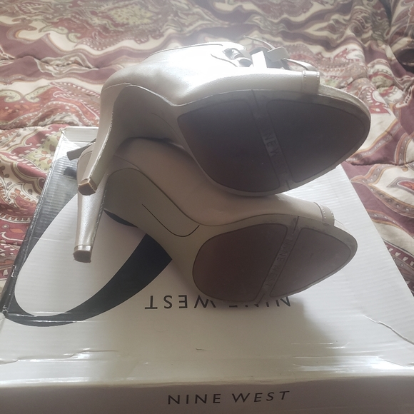 Nine West Peep Toe Pump - Picture 4 of 5